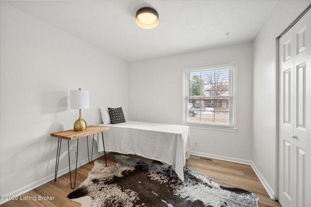 2508 Cottonwood Dr, Louisville, KY 40242