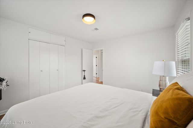 2508 Cottonwood Dr, Louisville, KY 40242