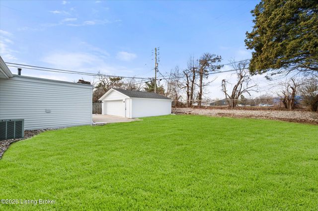 2508 Cottonwood Dr, Louisville, KY 40242