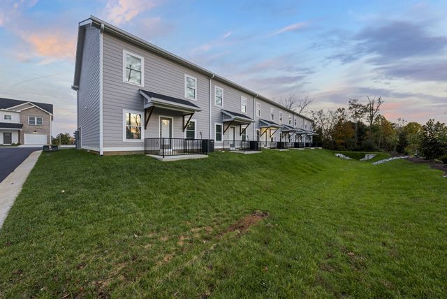 2624 S Main St Apt 7, Springfield, TN 37172