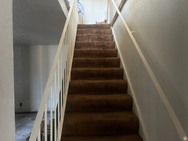 995 W RIVER POINT CIR, Murray, UT 84123