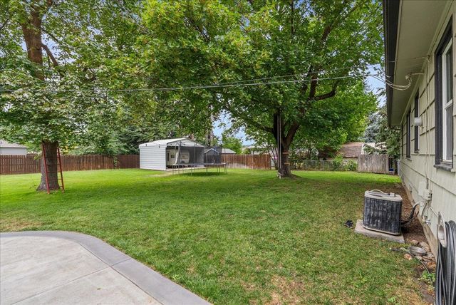 2821 N Sargent Rd, Millwood, WA 99212