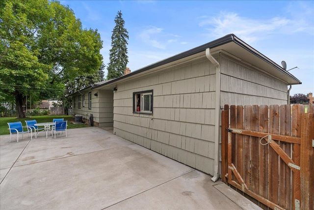 2821 N Sargent Rd, Millwood, WA 99212