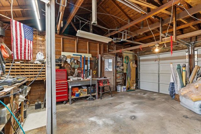 2821 N Sargent Rd, Millwood, WA 99212