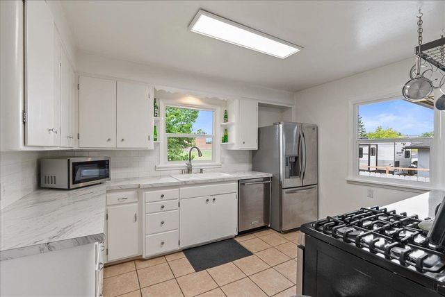 2821 N Sargent Rd, Millwood, WA 99212