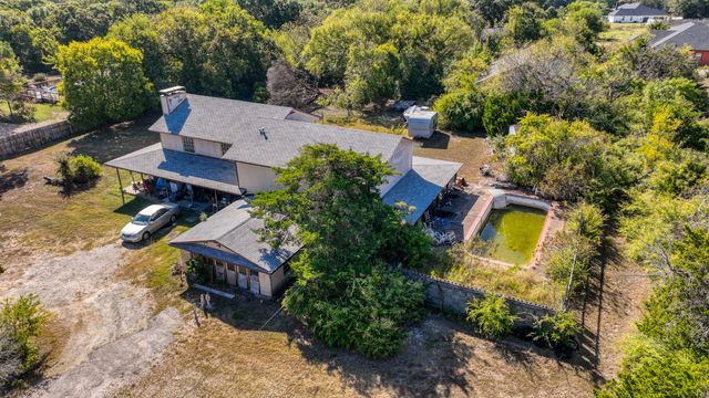 1922 W Pleasant Run Road, Desoto, TX 75115