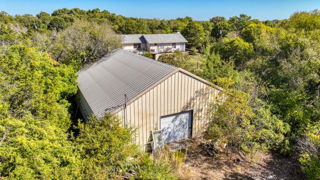 1922 W Pleasant Run Road, Desoto, TX 75115