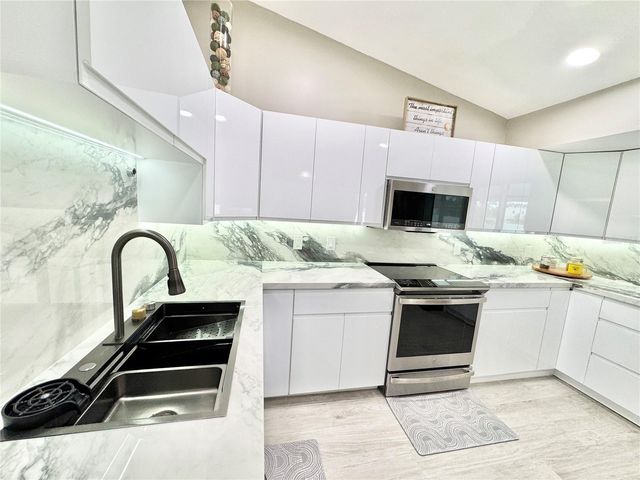 3659 DONAHUE AVENUE, North Port, FL 34288