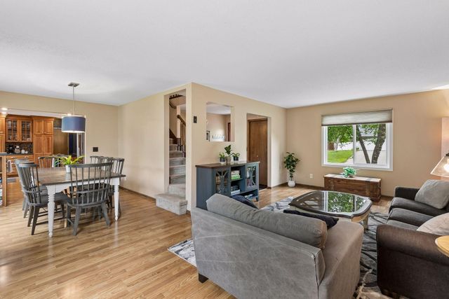 1401 Echo Drive, Burnsville, MN 55337