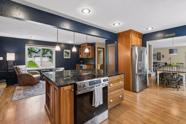 1401 Echo Drive, Burnsville, MN 55337