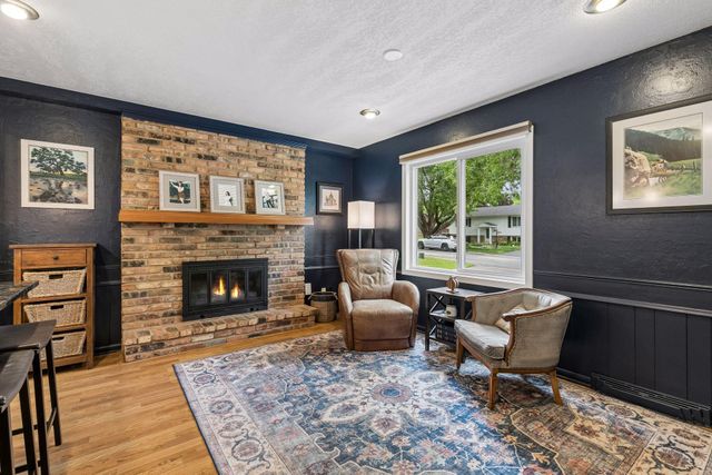 1401 Echo Drive, Burnsville, MN 55337