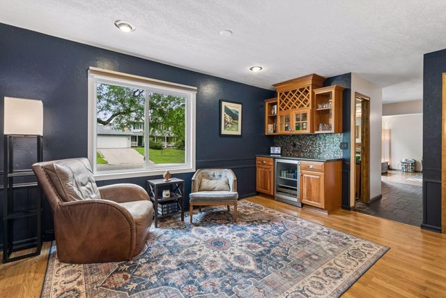 1401 Echo Drive, Burnsville, MN 55337