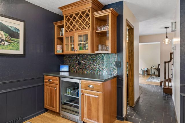 1401 Echo Drive, Burnsville, MN 55337