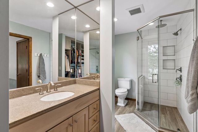 1401 Echo Drive, Burnsville, MN 55337