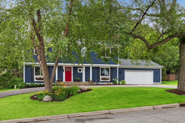 1401 Echo Drive, Burnsville, MN 55337
