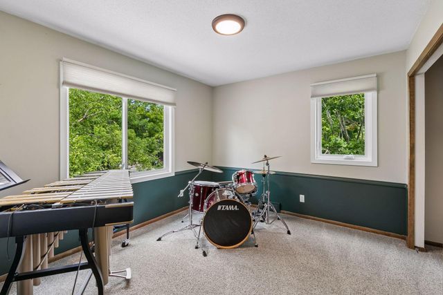 1401 Echo Drive, Burnsville, MN 55337