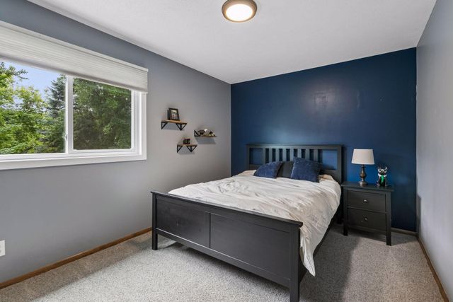 1401 Echo Drive, Burnsville, MN 55337