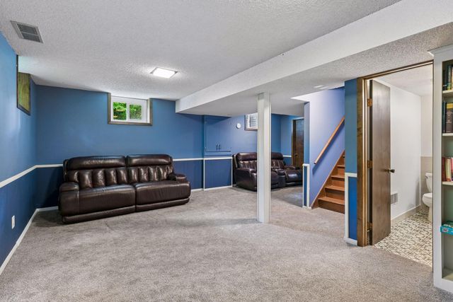 1401 Echo Drive, Burnsville, MN 55337
