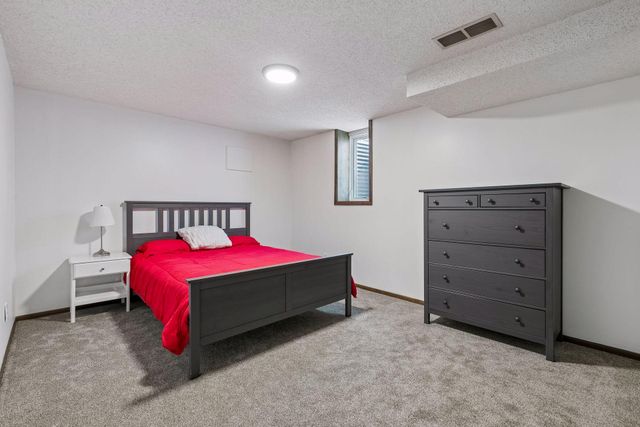 1401 Echo Drive, Burnsville, MN 55337