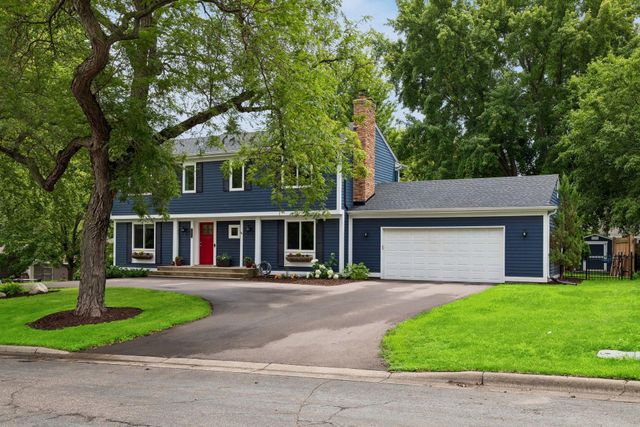 1401 Echo Drive, Burnsville, MN 55337