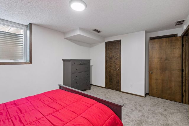 1401 Echo Drive, Burnsville, MN 55337