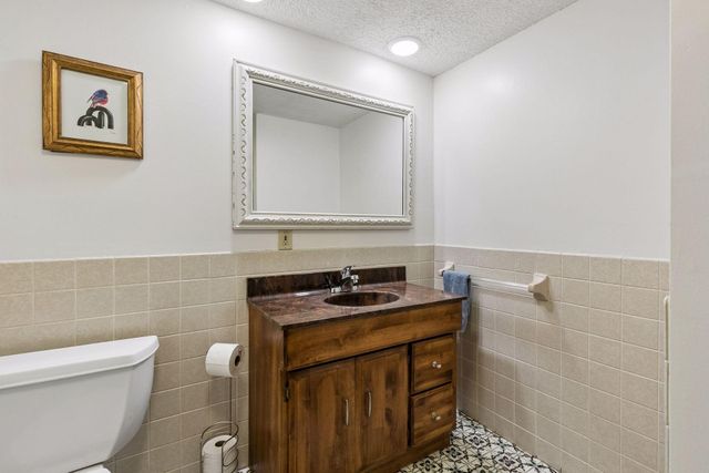 1401 Echo Drive, Burnsville, MN 55337