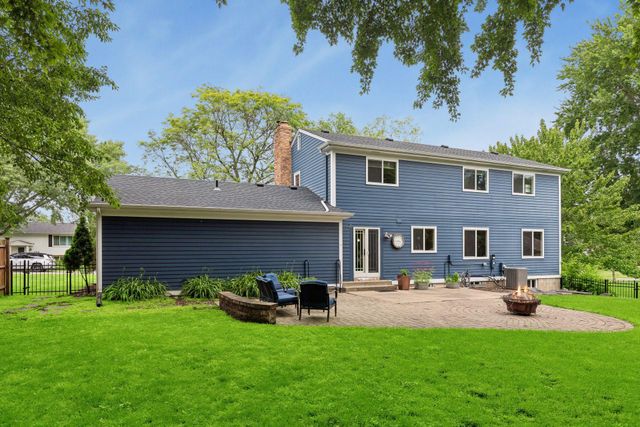 1401 Echo Drive, Burnsville, MN 55337