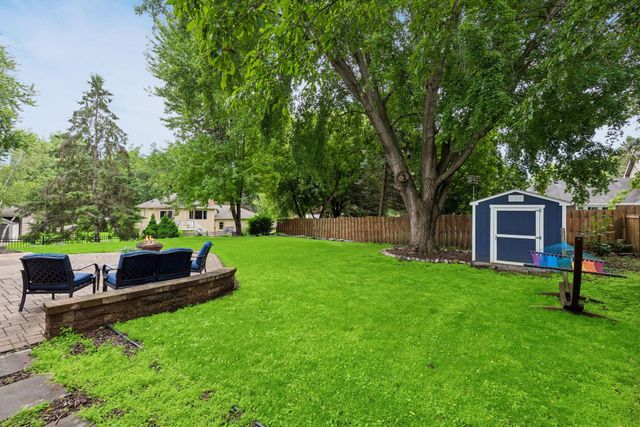 1401 Echo Drive, Burnsville, MN 55337