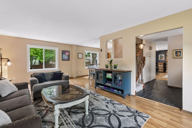 1401 Echo Drive, Burnsville, MN 55337
