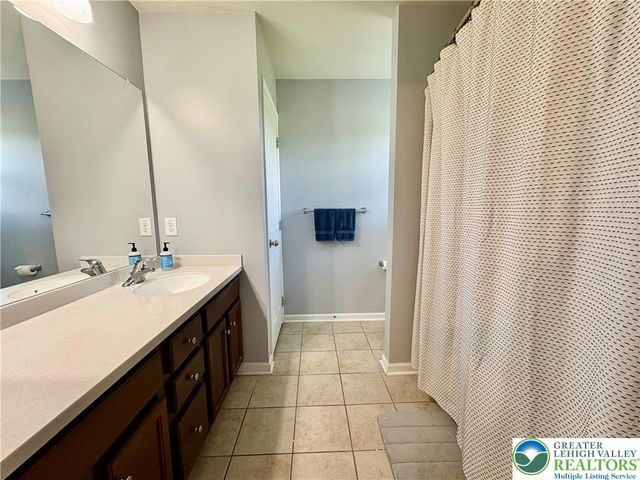 1315 Buck Hill Lane, Upper Macungie Twp, PA 18031