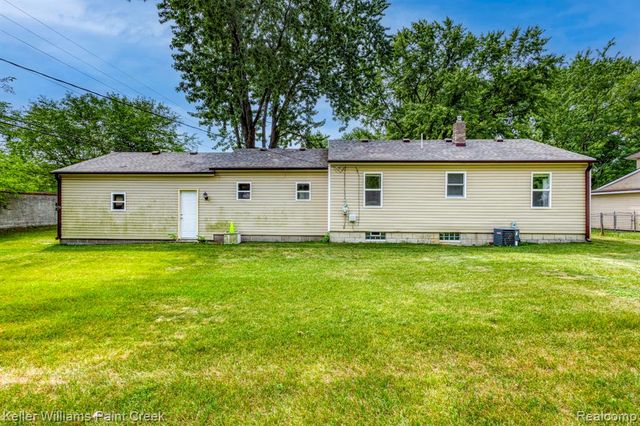 2244 Hammerslea Road, Lake Orion, MI 48359