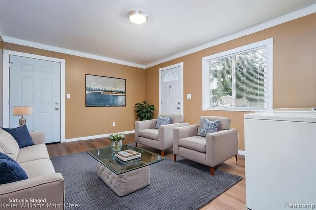 2244 Hammerslea Road, Lake Orion, MI 48359