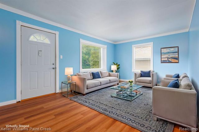 2244 Hammerslea Road, Lake Orion, MI 48359