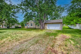 2244 Hammerslea Road, Lake Orion, MI 48359