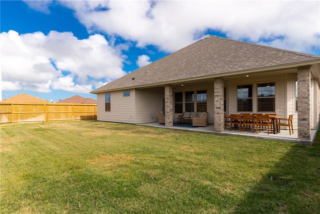 2401 Blessed St, Corpus Christi, TX 78418