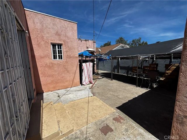 2032 W 77th St, Los Angeles, CA 90047