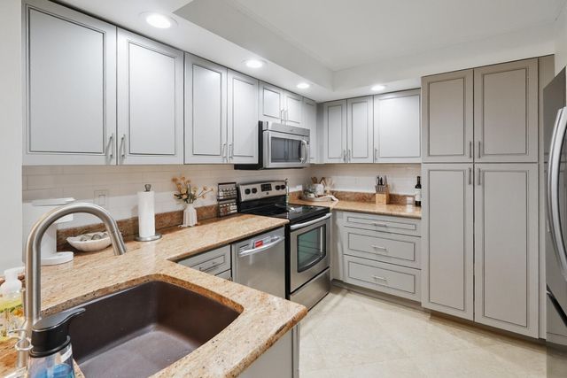2800 N OCEAN A-4A, Singer Island, FL 33404