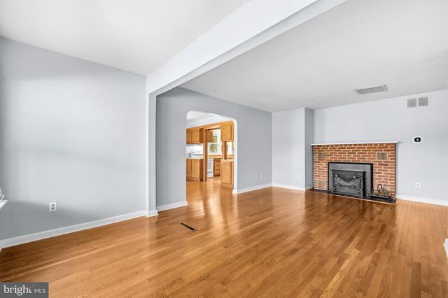 38040 BEACH RD, Coltons Point, MD 20626