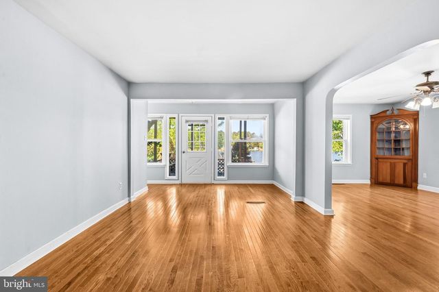 38040 BEACH RD, Coltons Point, MD 20626