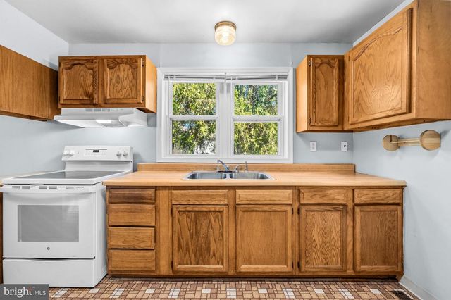 38040 BEACH RD, Coltons Point, MD 20626