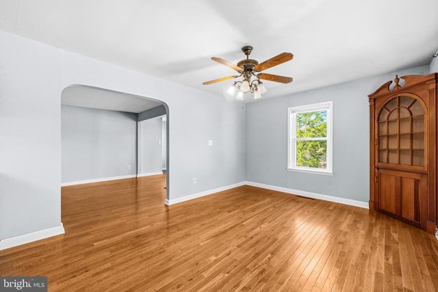 38040 BEACH RD, Coltons Point, MD 20626