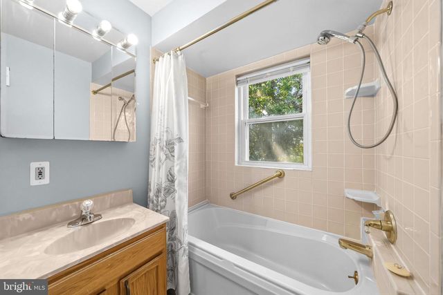 38040 BEACH RD, Coltons Point, MD 20626