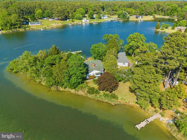 38040 BEACH RD, Coltons Point, MD 20626