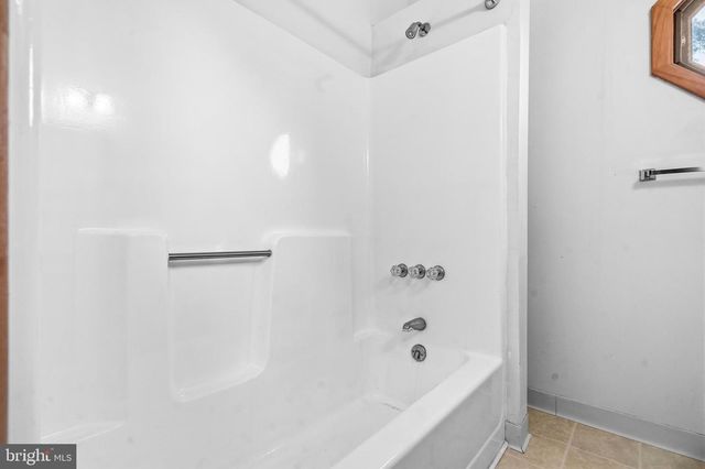 38040 BEACH RD, Coltons Point, MD 20626