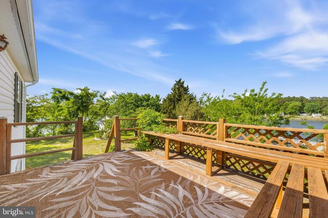 38040 BEACH RD, Coltons Point, MD 20626