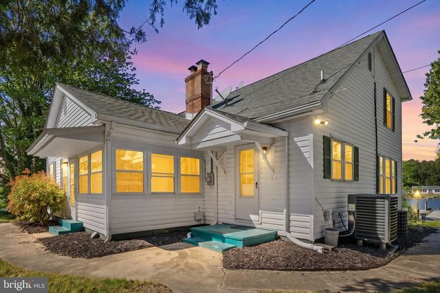 38040 BEACH RD, Coltons Point, MD 20626
