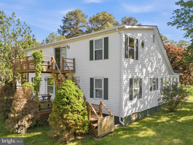 38040 BEACH RD, Coltons Point, MD 20626