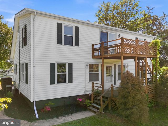 38040 BEACH RD, Coltons Point, MD 20626
