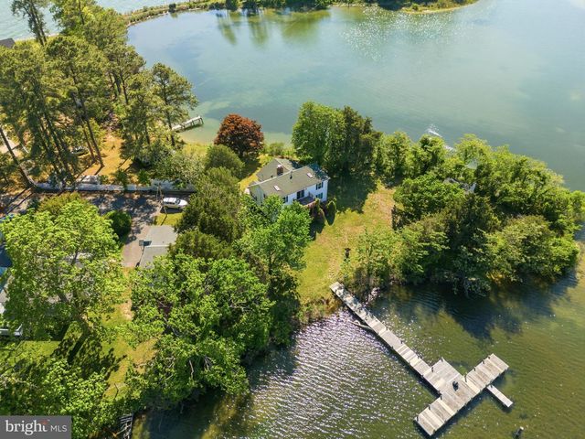 38040 BEACH RD, Coltons Point, MD 20626