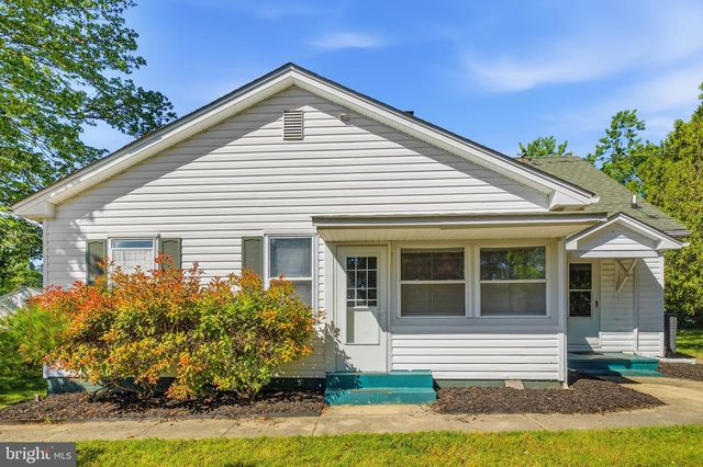 38040 BEACH RD, Coltons Point, MD 20626